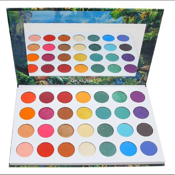 WONDERLAND 28-COLOR SHADOW PALETTE - Picture 3 of 4